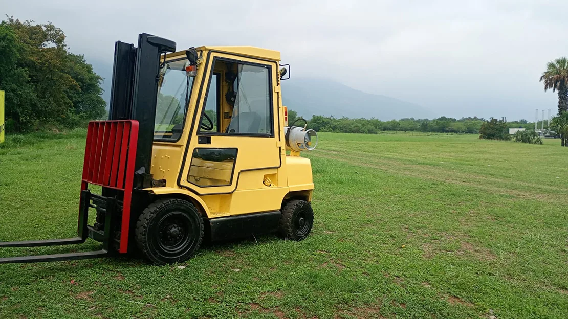 Montacargas para almacén